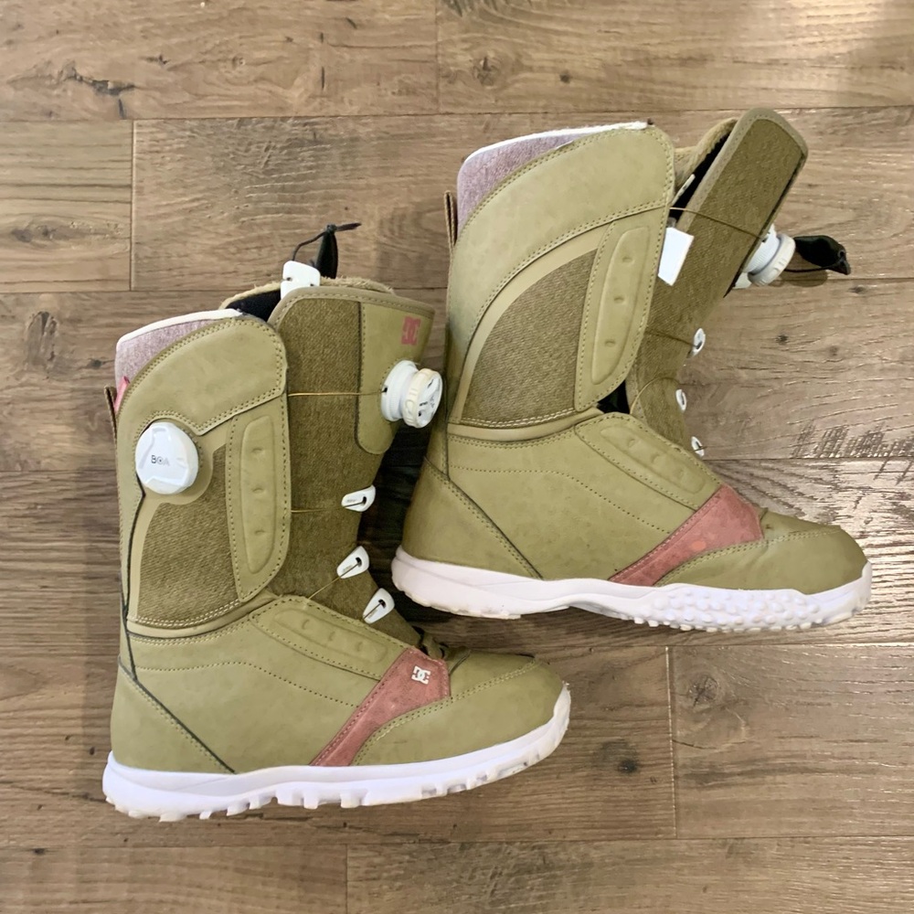 DC Women’s Snowboard boots